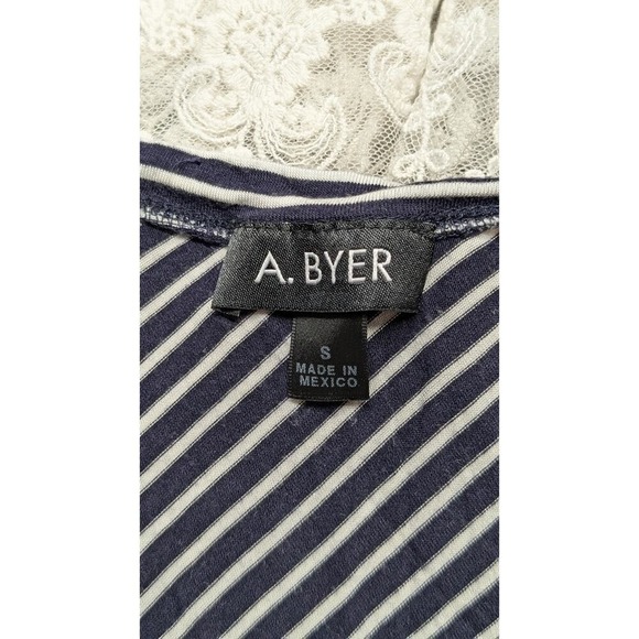 A. Byer Striped Tunic Top Lace Trim Short Sleeve Casual Blouse Small - Picture 4 of 5